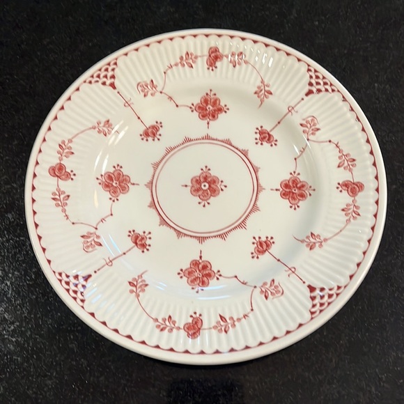 Erica Pink (White) Bread or Salad 7" Plates by FRANCISCAN - Set of 4 - Picture 2 of 7